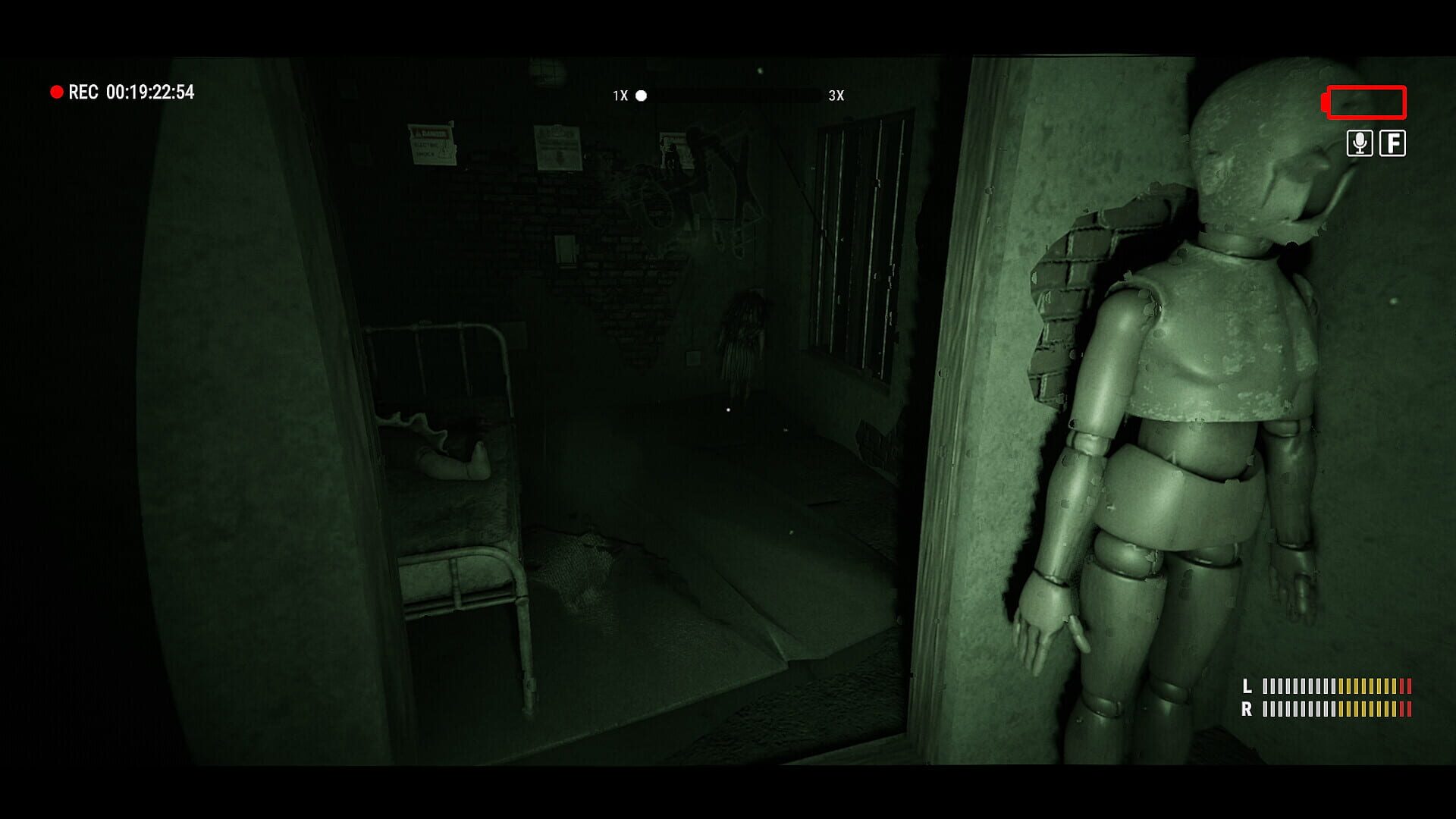 Where Dolls Hang screenshot 1